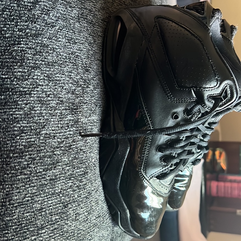 Jordan B”loyal triple black